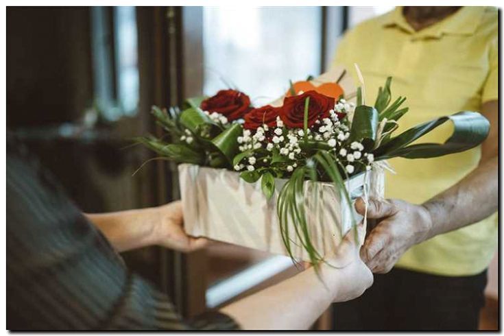 Реклама и продвижение доставки букетов курьером