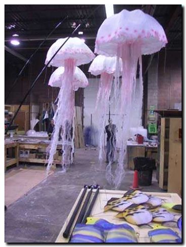 Реклама и продвижение производства декораций и бутафории